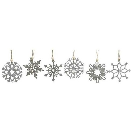 12x Houten sneeuwvlok kersthangers zilver 6 cm
