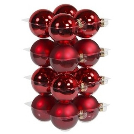 16x Red glass Christmas baubles 8 cm 