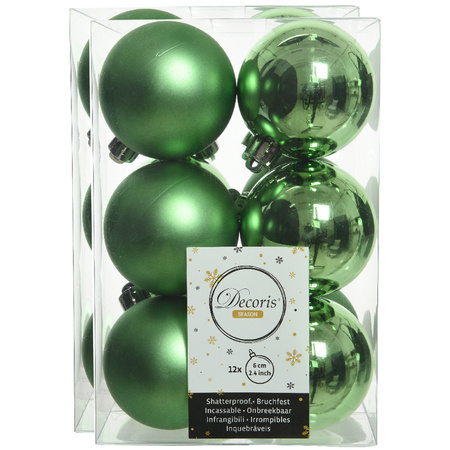 24x stuks kunststof kerstballen groen 6 cm glans/mat