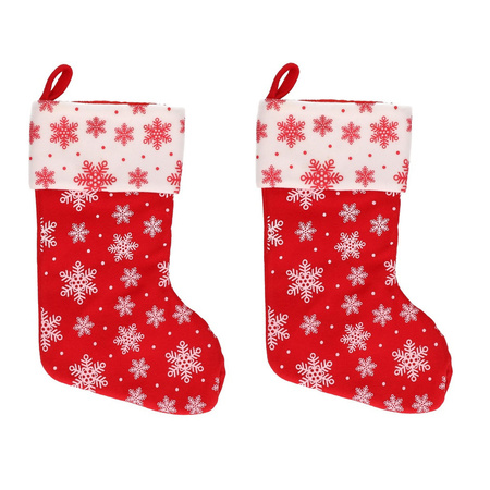 2x Red/white christmas stockings with snowflakes 40 cm
