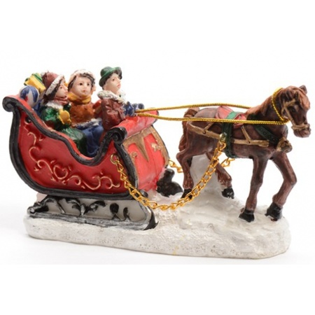 2x stuks kerstbeeldjes/kerstdorp figuurtjes slee met paard 12 cm