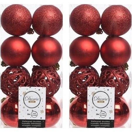 32x Christmas red Christmas baubles 6 cm plastic mix