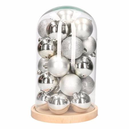 Stolp met 30 zilveren kerstballen