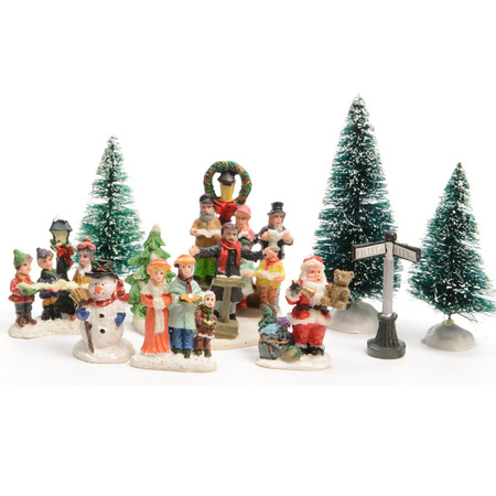 Kerstdorp figuurtjes - zingende mensen - 6 x 6,5 x 7 cm - polyresin