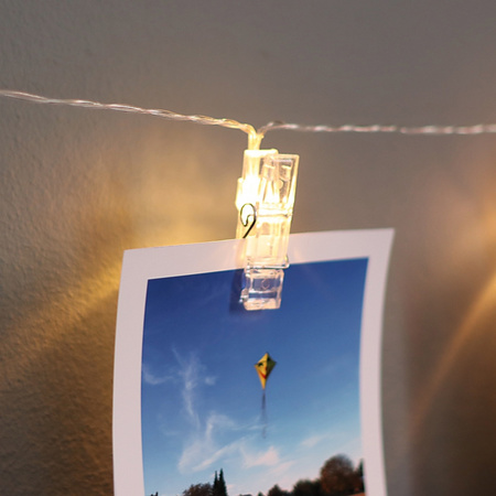Kerstkaarten ophangen lichtslingers met LED knijpertjes 150 cm